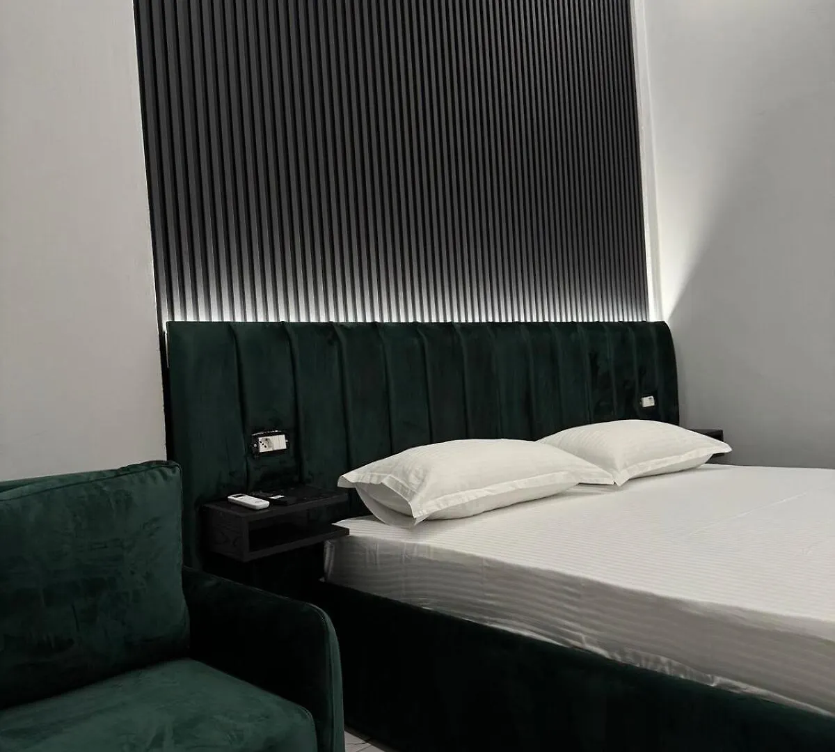 Daire Cozy Corner Rooms Golem